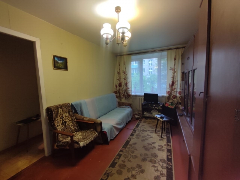 Продается 2-х комнатная квартира в кирпичном доме.