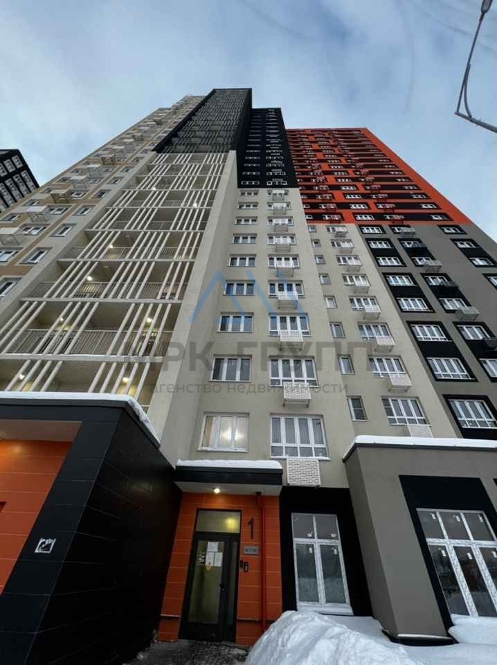 Отличная 1-комнатная квартира в хорошем доме.