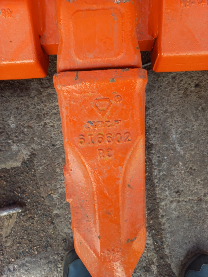 Скальная коронка 6I6602RC для ковшей экскаваторов