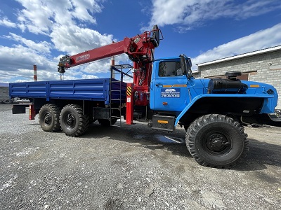 Бортовой Урал с КМУ HRS 216
